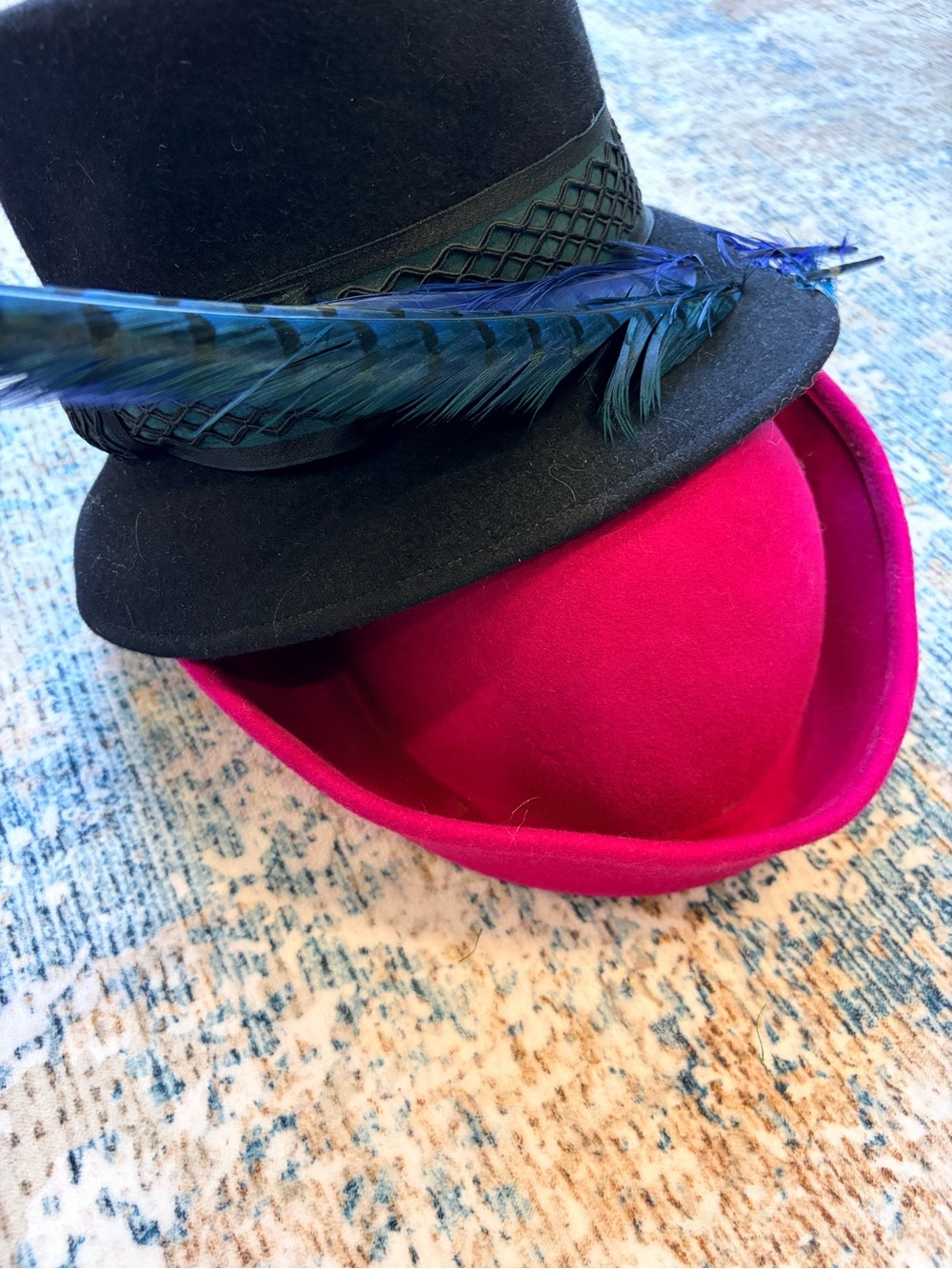 2 Vintage Hats Black Felt Hat with Blue and Green Feathers & Pink Felt Hat - Picture 2 of 12
